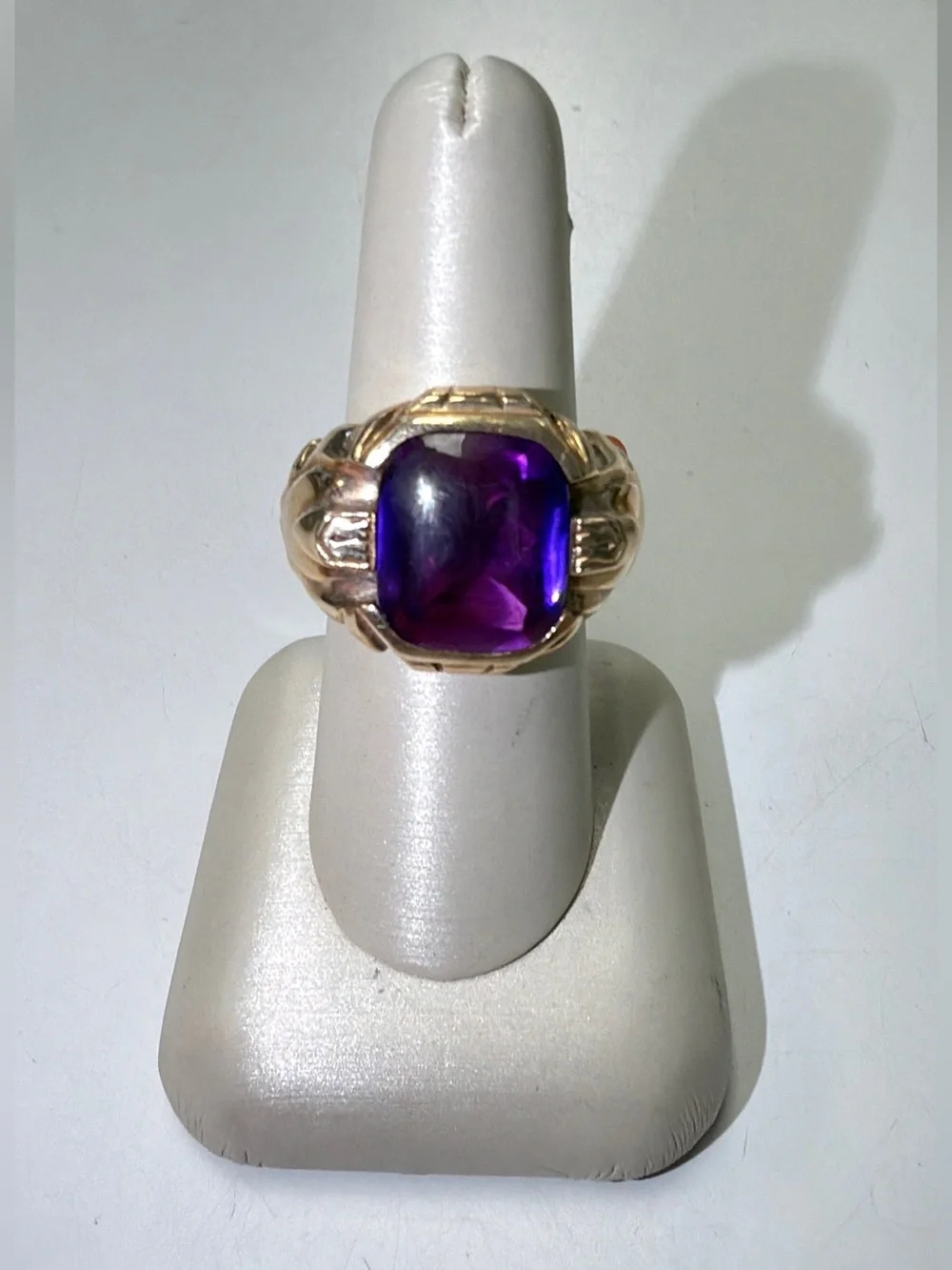 10k Yellow Gold Cabochon Amethyst Ring